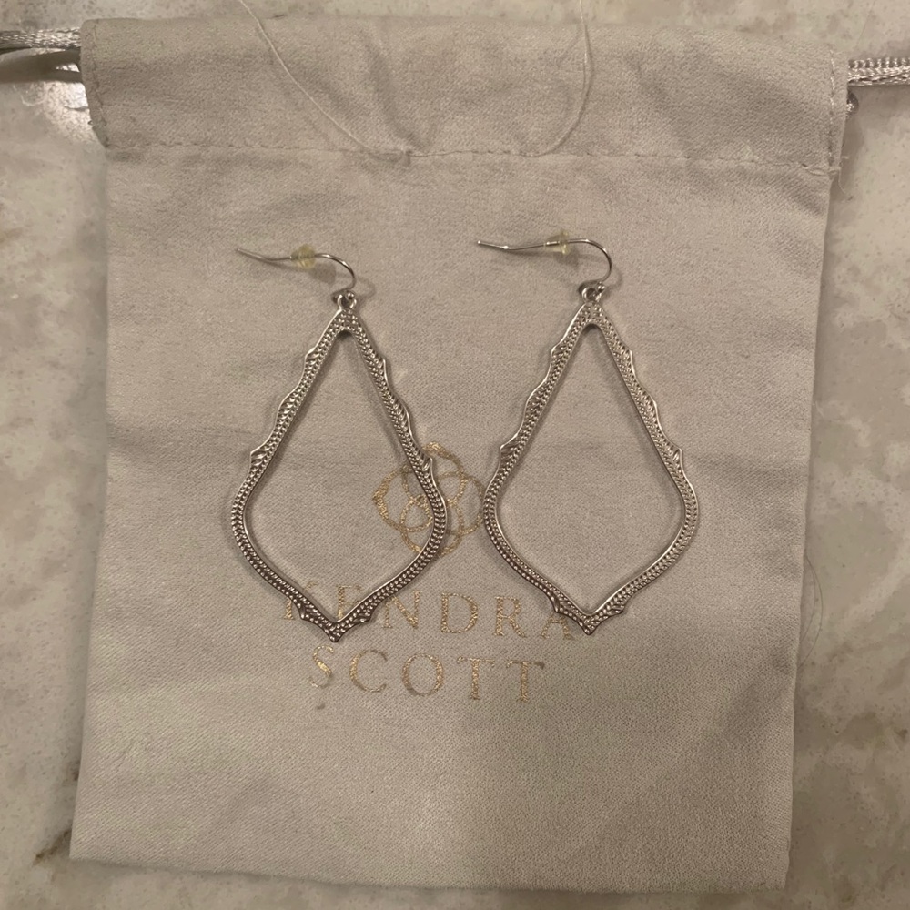 silver kendra scott earrings